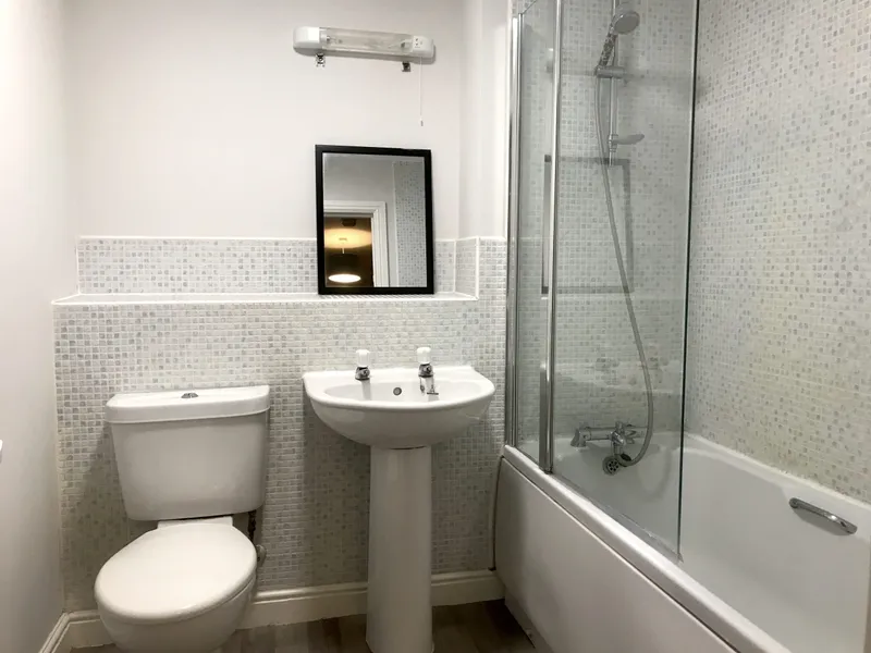 2 Bed // Student Flat // Jul 2026 - Image 4